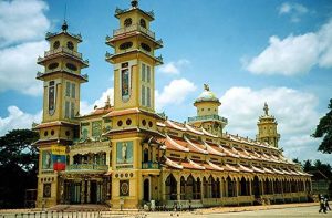 HO CHI MINH CITY – CAO DAI TEMPLE - CU CHI TUNNELS 1 DAY TOUR